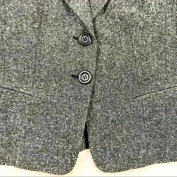 New York & Co. Heathered Gray Embroidered Floral Buttoned Blazer Jacket Size 4 - Picture 6 of 16